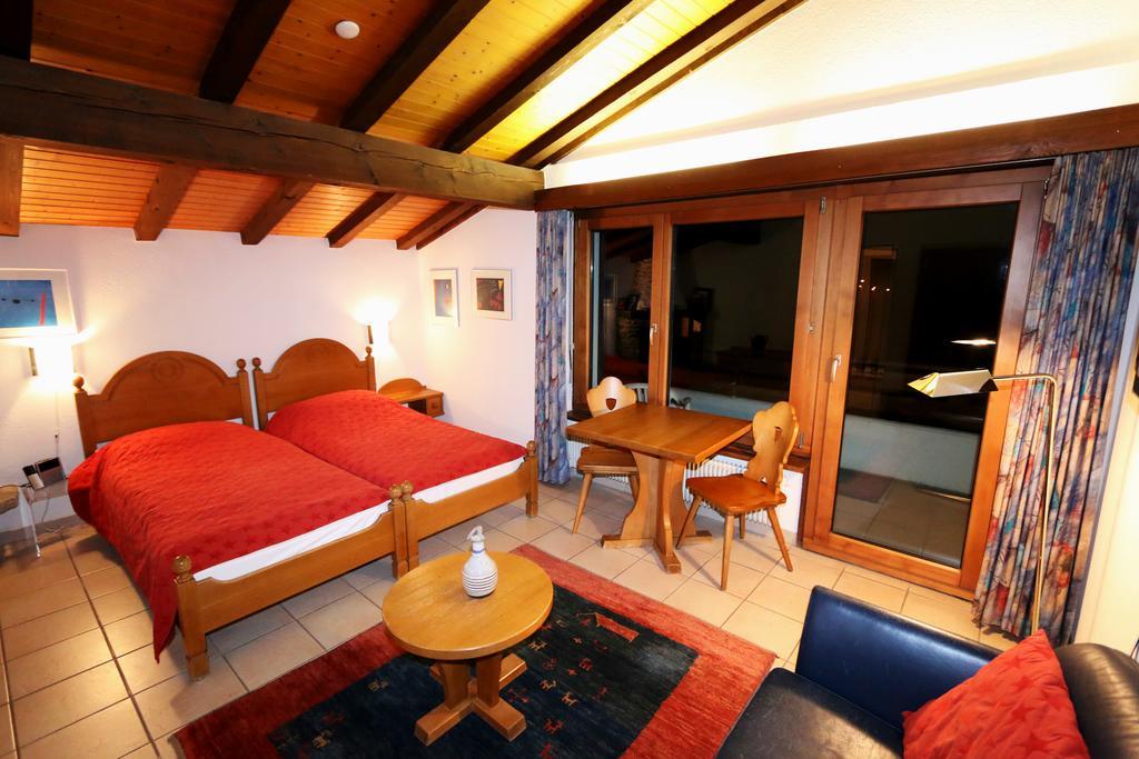 Sarazena Lägenhet Saas Fee Rum bild