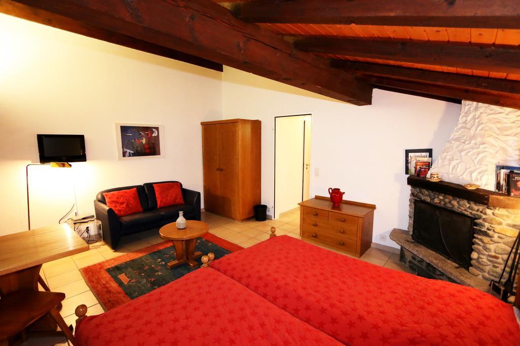 Sarazena Lägenhet Saas Fee Rum bild